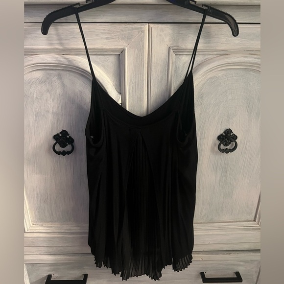 Anthropologie Pebble And Stone Black Layered Pleated Split Back V-Neck Tank - Picture 4 of 6